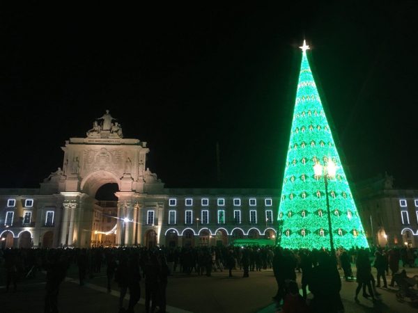 größter Weihnachtskegel Portugals