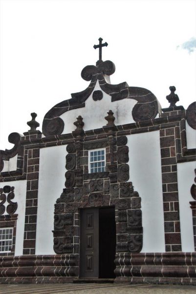 typische Azorenkirche