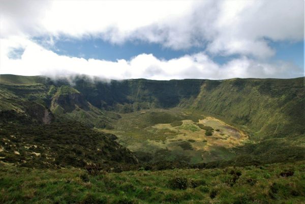 der große Krater: Caldeira von Faial