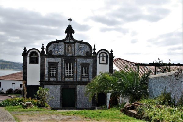 Kirchenprotal mit Azulejos, den typischen Kacheln